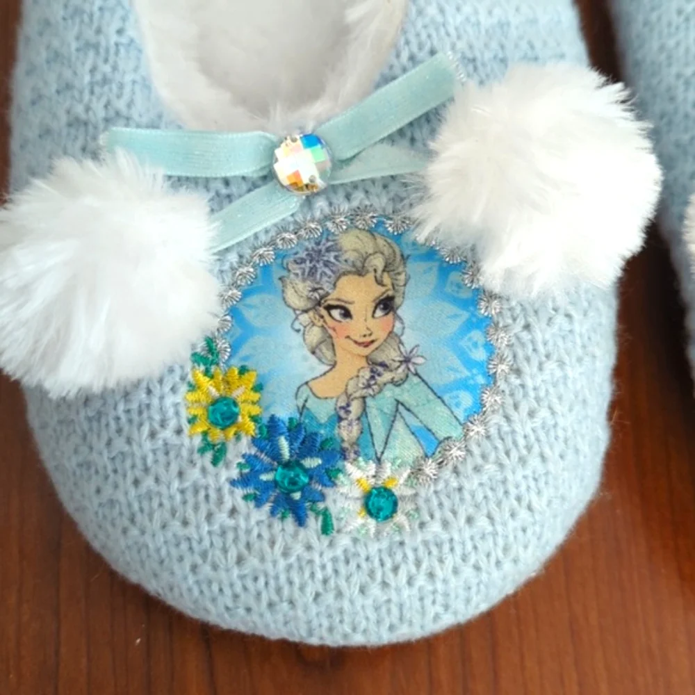 LIKE NEW The Disney Store Girls Blue Knit Frozen Elsa Slippers Size 2/3